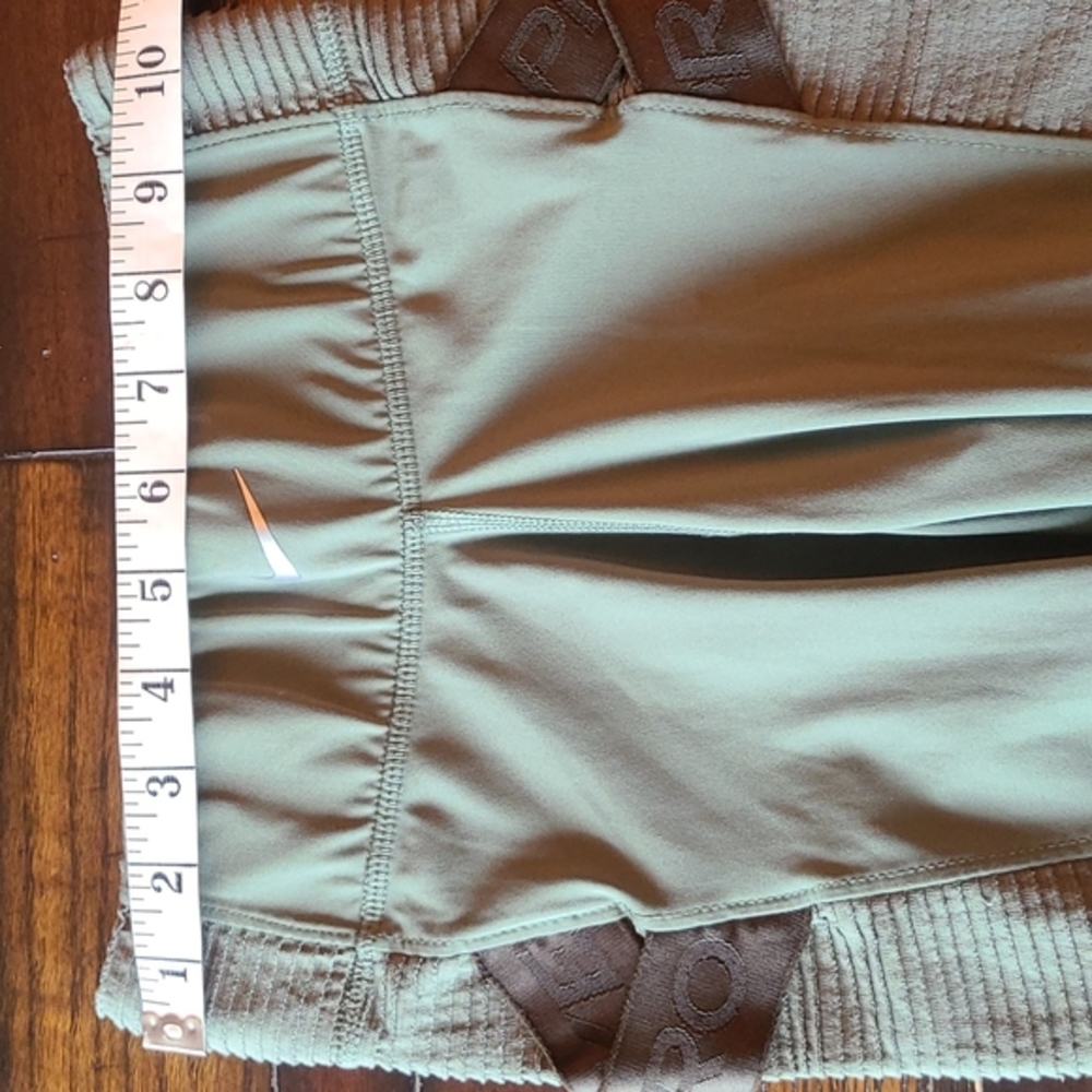 Nike army green Aero Adapt ribbed leggings size XS - Picture 10 of 13